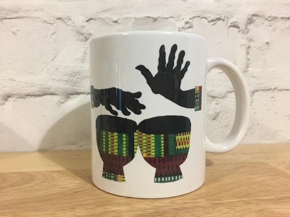 Green Kente drum mug - Image 3